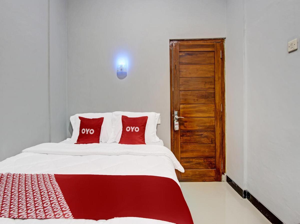 Oyo 91686 Triple S Hotel Malioboro Yogyakarta Exterior foto